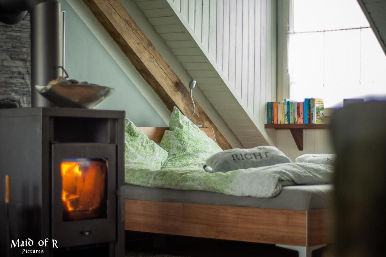 Hof Vierzehnender Im Hohen Venn - 70Qm Fachwerk-Studio - Grosses Wohn-Schlafzimmer Mit Dachterrasse Und Kaminofen - Separate Kueche - Perfekt Fuer Paare - Monschau - Eifel - Hunde Willkommen - Islandpferde Eksteriør bilde